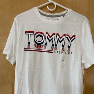 brand new white men’s tommy hilfiger t shirt.